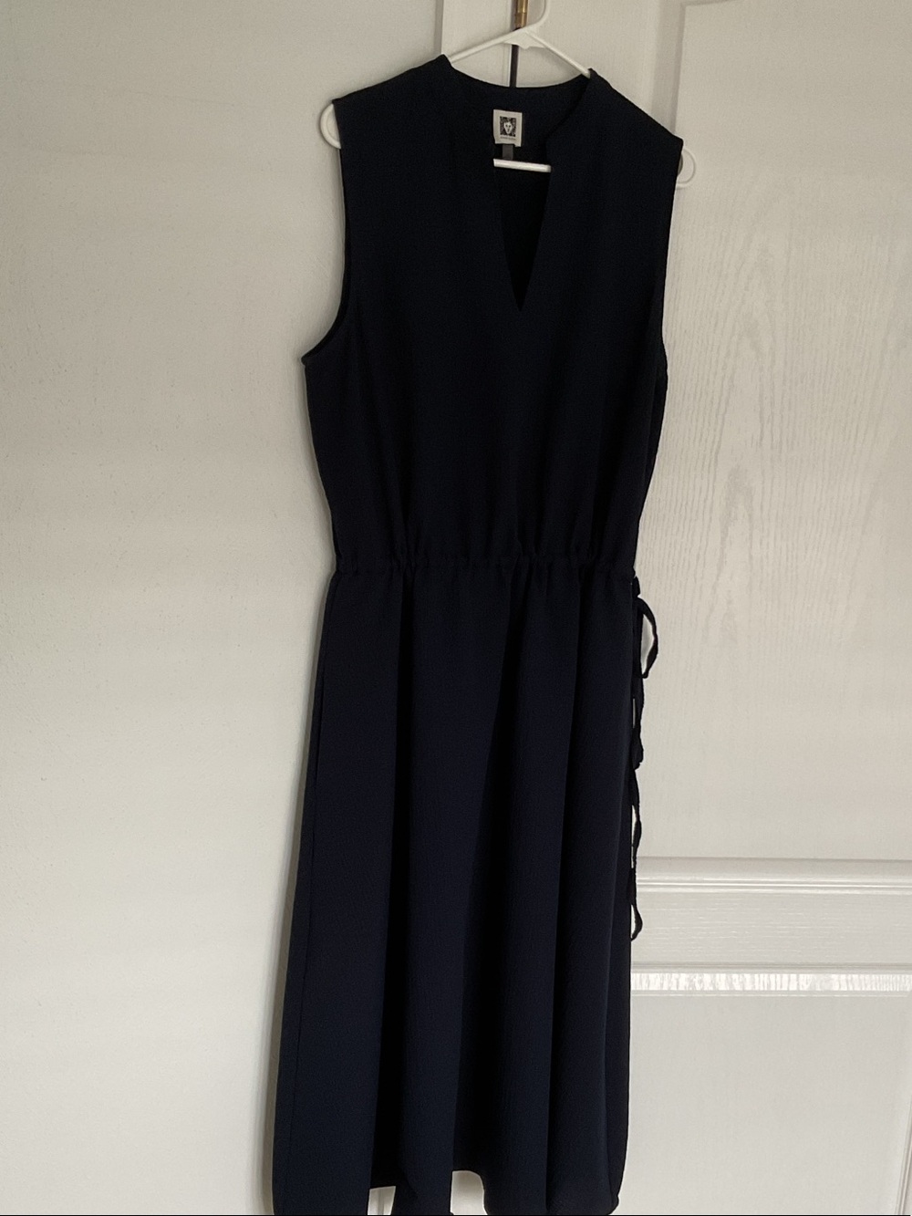 Anne Klein Sleeveless Navy V-Neck Tie-Waist Dress
